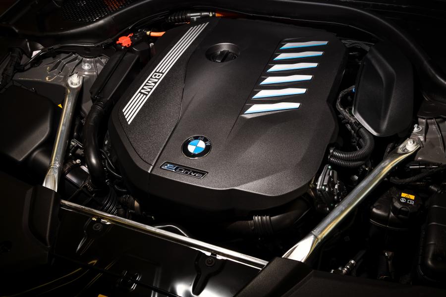  BMW 545e xDrive M Sport 2020 года  (фото 15 из 20)